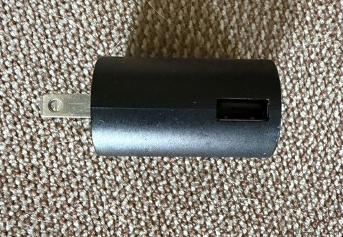 Apple 6ft. (1m) Lightning to USB Cable - Black + USB WALL ADAPTER - Picture 4 of 4