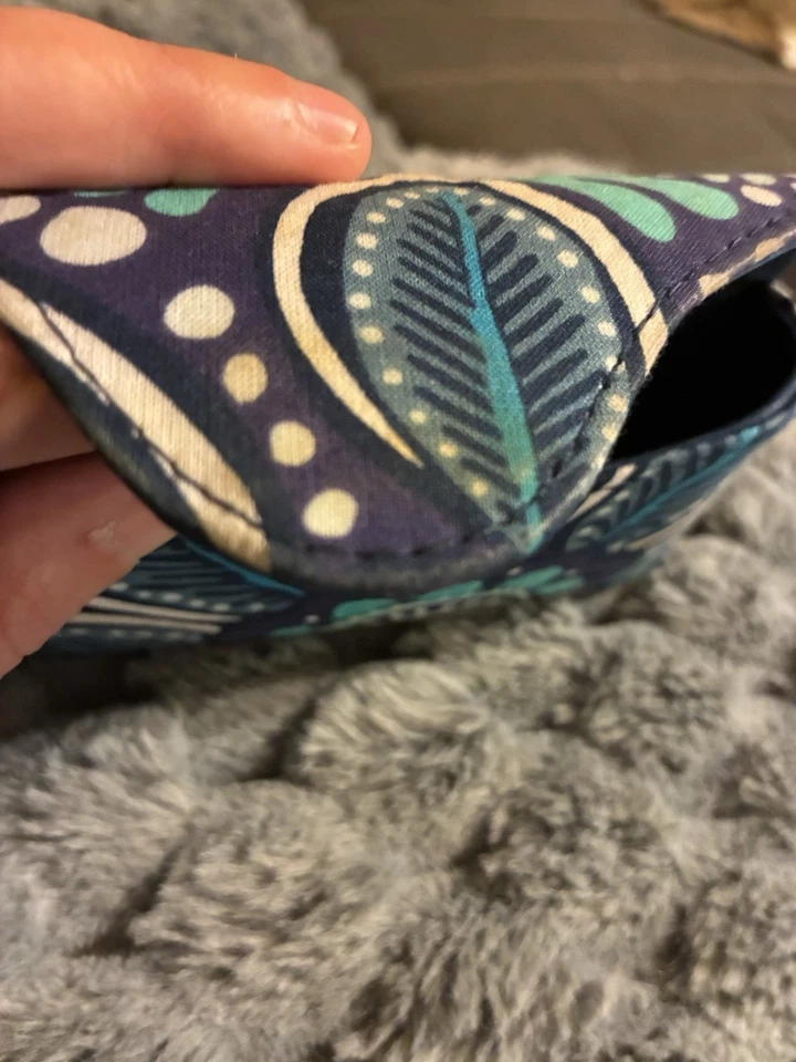 Vera Bradley Blue Island Medallion Hard Shell Sunglasses Case Holder - Image 3 of 4