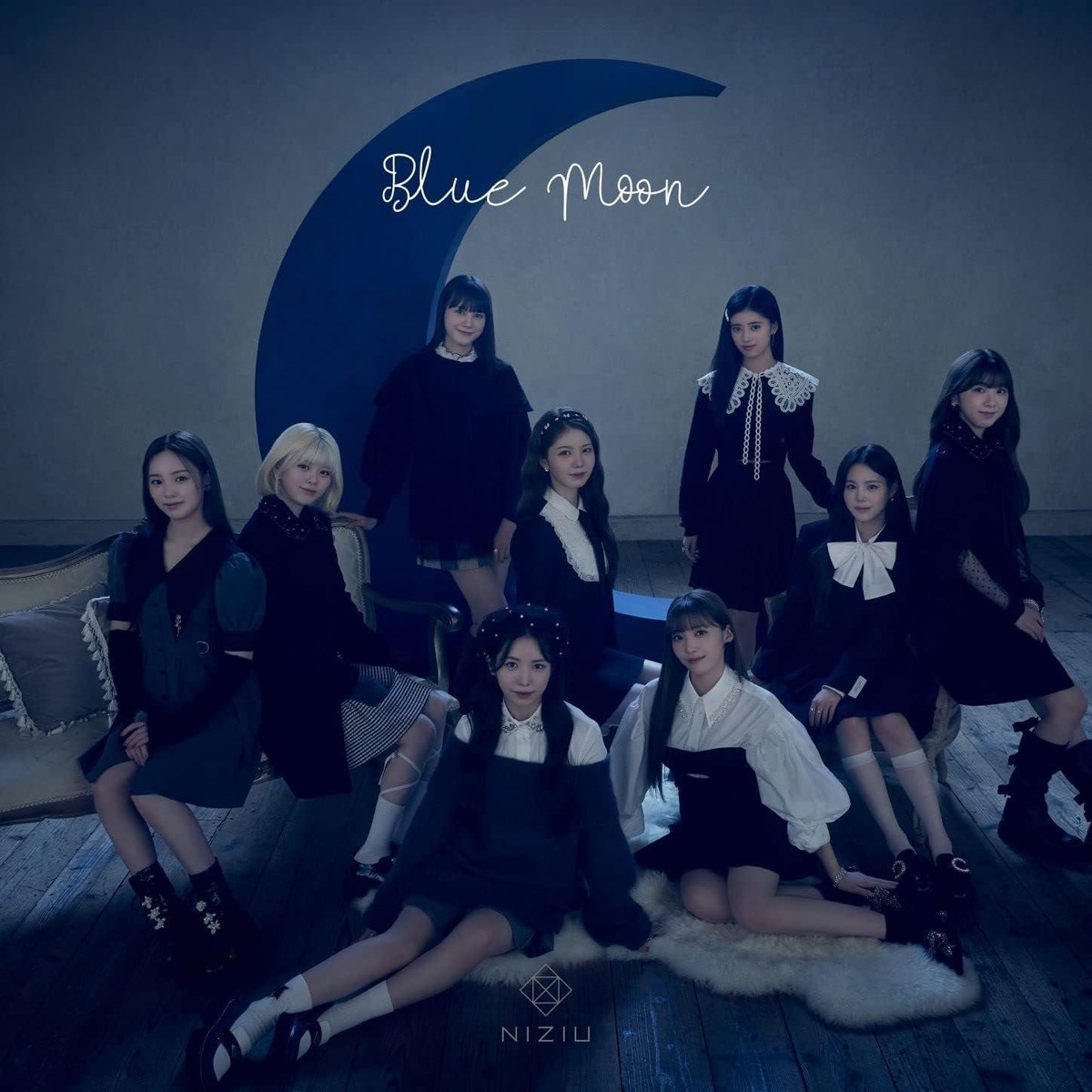CD Blue Moon (Limited Edition B) Japan NiziU Music w/ Booklet