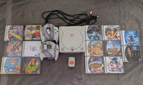 Sega Dreamcast console and games lot