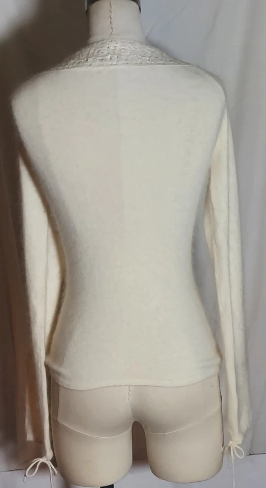 Suéter Bebe Off White Mezcla Angora con Brillante Detalle de Crochet Suéter Talla S Foto 3 de 3