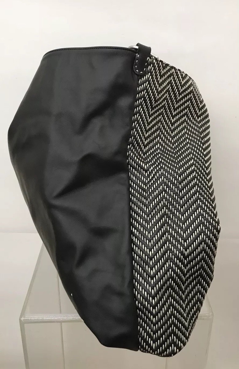Gianni Segatta Italia 刺繍ホーボーバッグ ブラックレザー製 Gianni Segatta Made In Italy Ricamo Hobo Italy Hand made