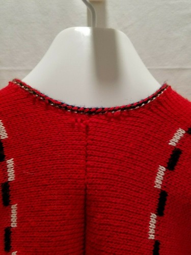 NO BRAND CARDIGAN PONCHO STYLE RED,BLACK & WHITE SEE MEASUREMENTS FOR SIZE #2887 - 第 3/12 張圖片