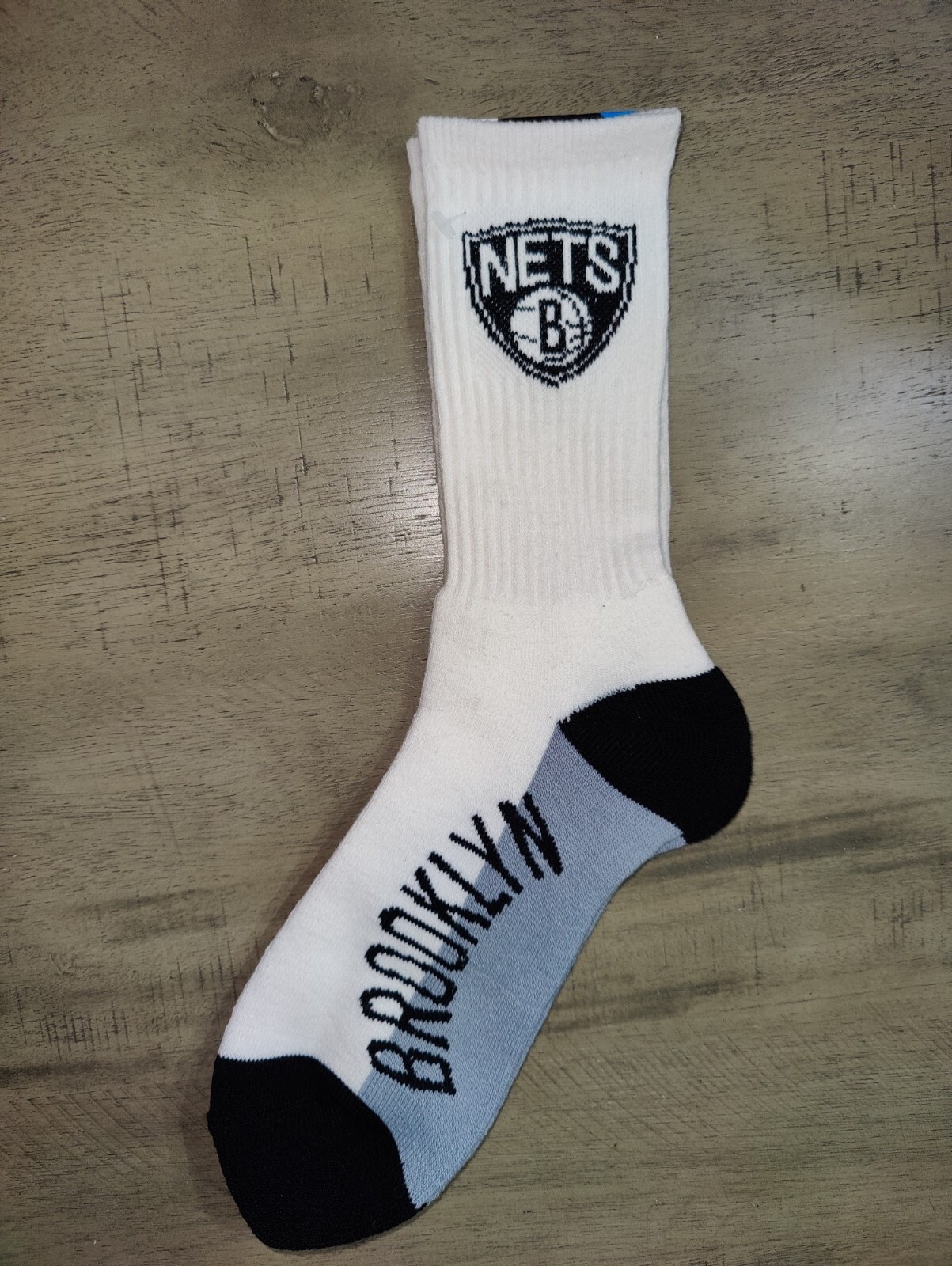 Brooklyn Nets Mens NBA Team White Primary Crew Length Socks Large T