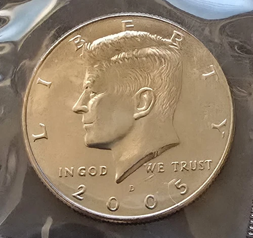 2005-D Kennedy Half Dollar Uncirculated in original cello mint holder B80