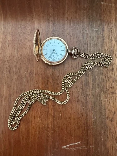 Elgin Antique Woman's Hunting Case O Size, Runs,  15 Jewel pocket watch, w/Chain