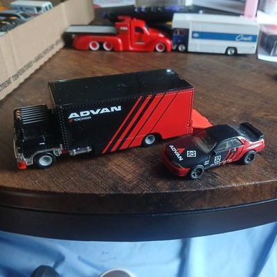 Hot Wheels ADVAN Team Transport NISSAN SKYLINE GT-R R32 SAKURA