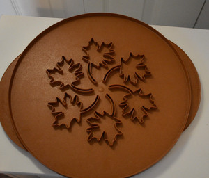 Nordic Ware leaves & apples 12" pie top cutter