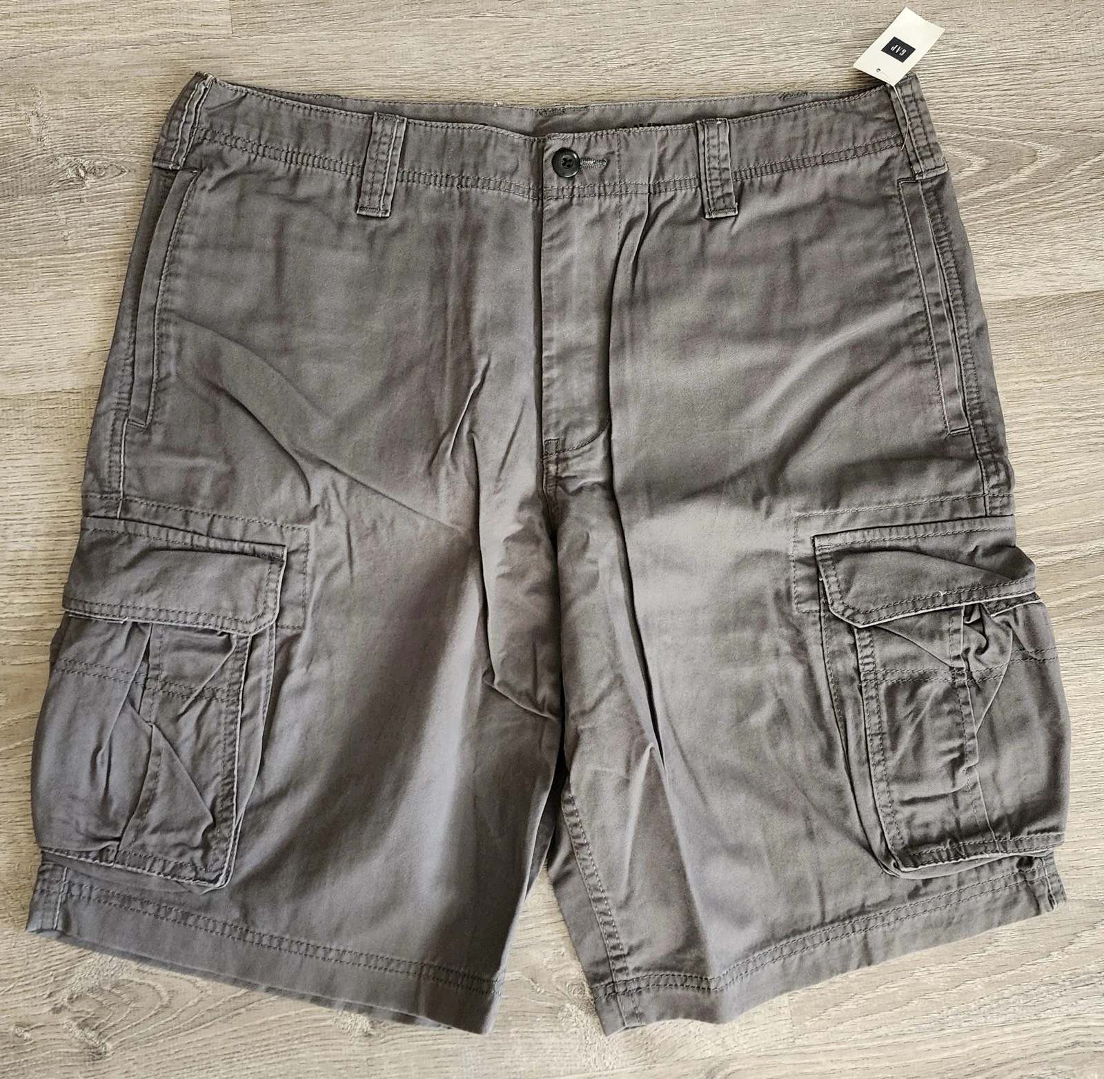 Gap Men’s Lived-in Cargo Shorts Stone Gray 100% Cotton Shorts Size 36 NWT