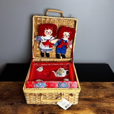Vintage Raggedy Ann & Andy Dolls w/ Mini Tea Set in Wicker Picnic Basket