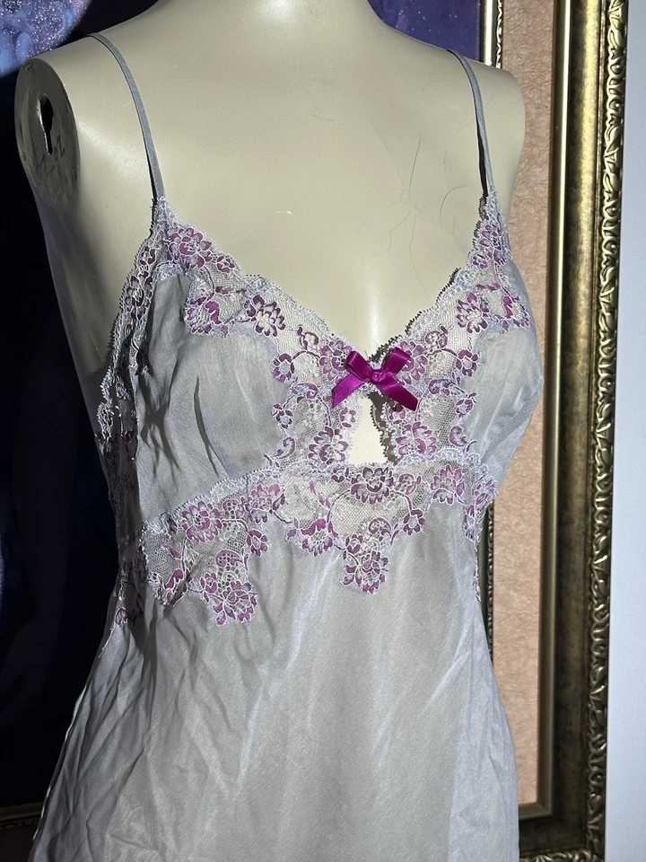 VICTORIA’S SECRET Gris Claro Encaje Borde Cruz Espalda Correa Spaguetti Muñeca Bebé Talla M Foto 3 de 4