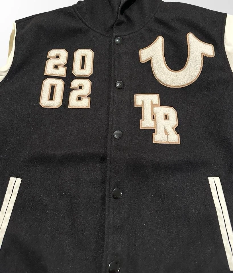 Chaqueta Universitaria True Religion Para Hombre XL Con Capucha Imitación Cuero 2002 TR Negra Blanca Foto 3 de 4