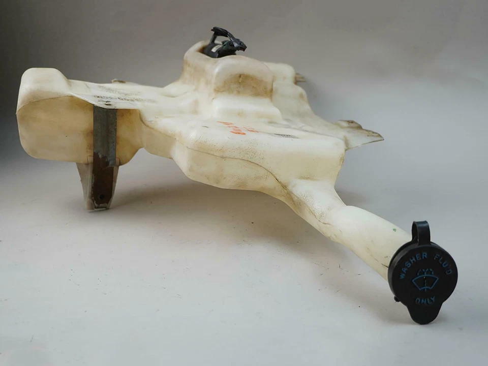 1995 - 1999 Chevrolet Cavalier Windshield Washer Reservoir Bottle Tank 22139355 - Image 2 of 4