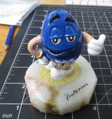 Ron Lee Limited Edition M&M 4” Tall Sculpture. Only 1500