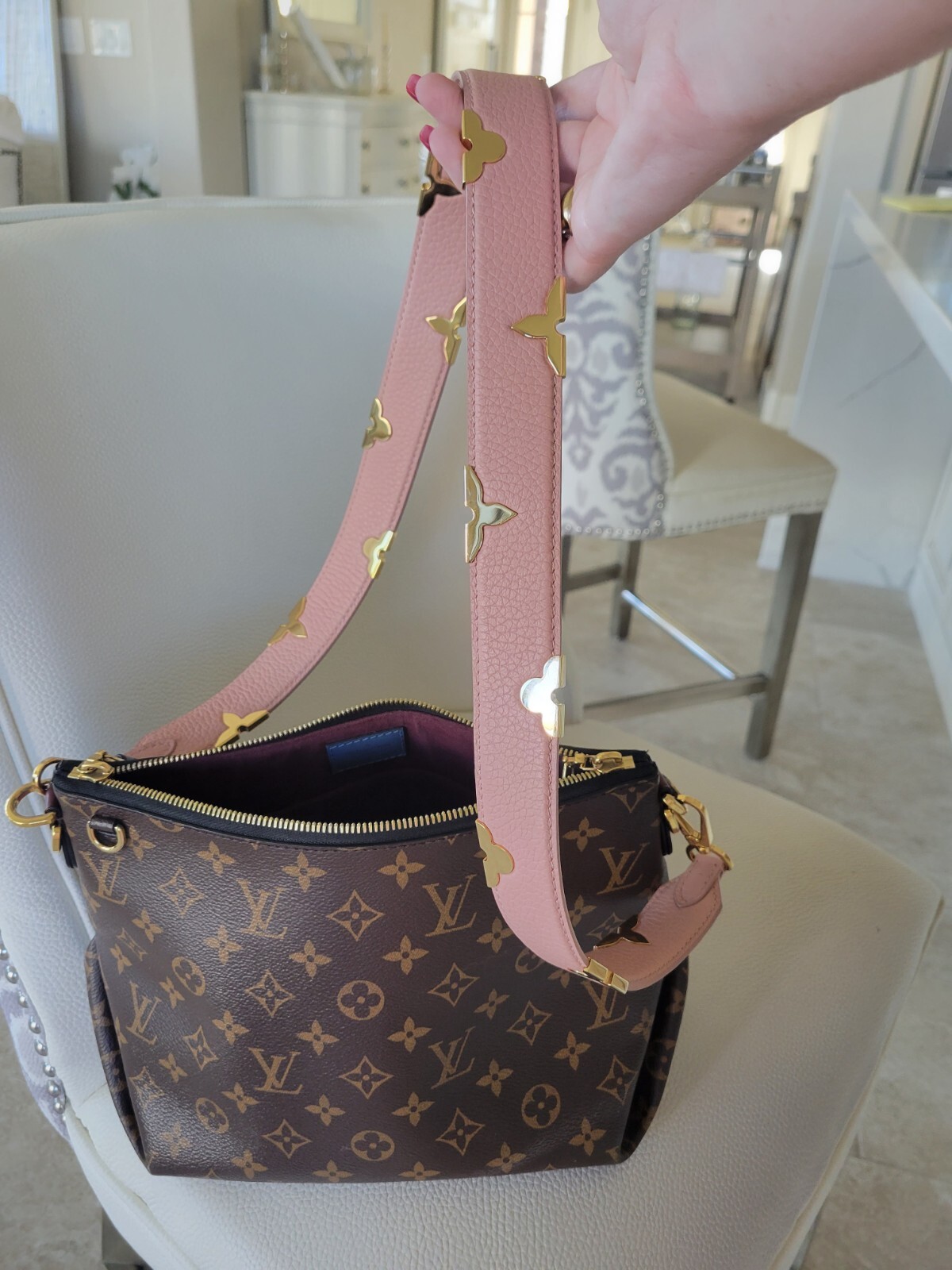 SO RARE! Louis Vuitton Pink Leather Iris Bandouli… - image 12