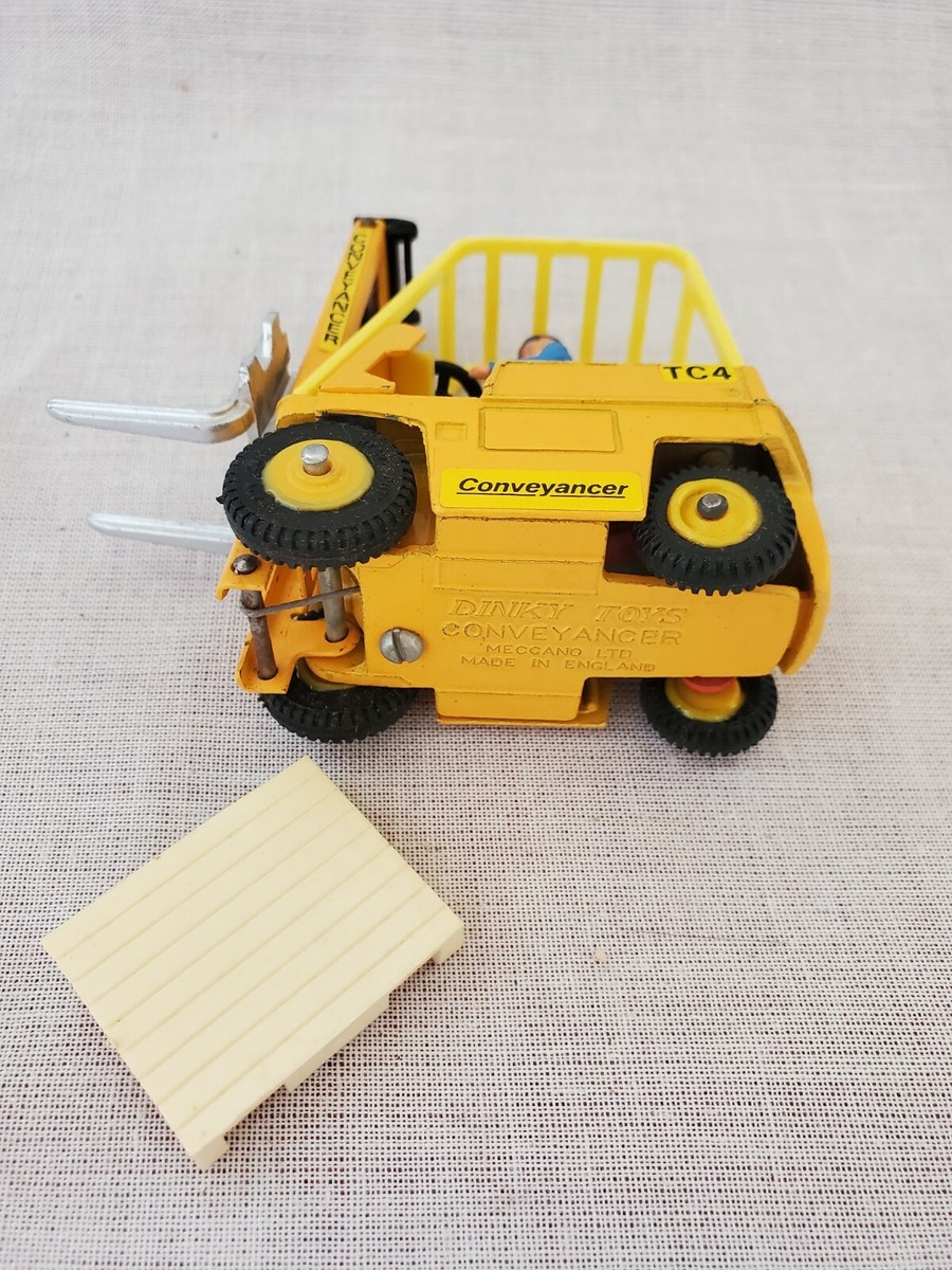 Vintage Dinky Toys #404 Yellow Conveyancer Fork Lift Truck Meccano