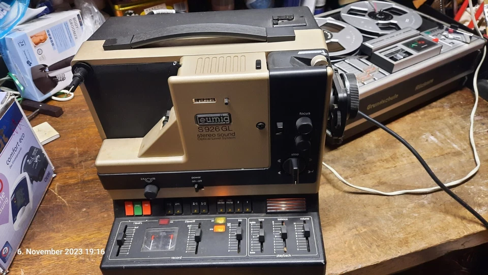 Guter EUMIG S926 GL Stereo Sound  Universal Filmprojektor, Optical Level System - Bild 4 von 4