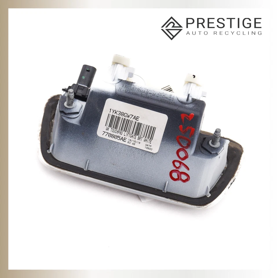 Manija de puerta levadiza exterior Dodge Durango 2014-2023 1YK38GW7AE Foto 4 de 4