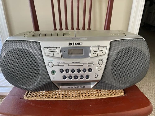 New ListingVtg Sony CFD-S22 CD Radio Cassette Recorder Portable Mega Bass Boombox Gray
