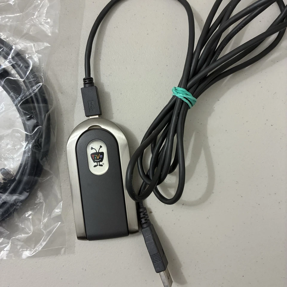 TiVo AG0100 Wireless G USB Network Adapter for Series 2 & 3 DVRs + AV Cable - Image 3 of 4