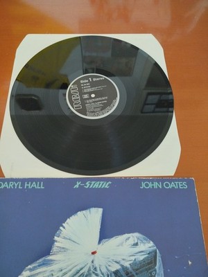 RCA     LP  -  DARYL HALL & JOHN OATES   -   X  - STATIC   -