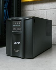 APC SMART SMT1500C UPS 1500 VA LCD 120 V with SmartConnect