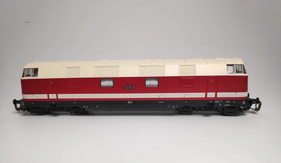 Tillig Einsteigerset TT: V 180 (BR 118 118 DR), 3 Güterwagen, Trafo, Gleisoval - Bild 3 von 4