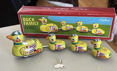 Vintage Juyou Duck Family Wind - Up with Key /Original Box/Works