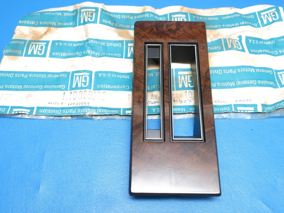 Nuevo de Lote Antiguo GM 1981-1982 Oldsmobile Omega Consola de Piso Selector de Cambio Automático Borde Foto 2 de 4