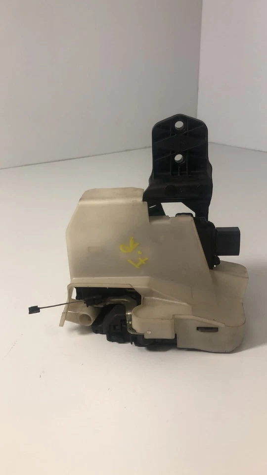 Volkswagen Passat 2003 O/S cerradura puerta delantera derecha 3B0837868 A150 Foto 2 de 4