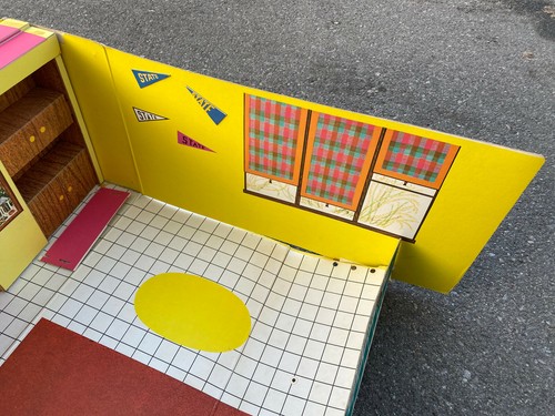 Teenage Fashion Model Real BIG Cardboard Fold Up Barbie Dream House 1961 Mattel - Picture 9 of 10