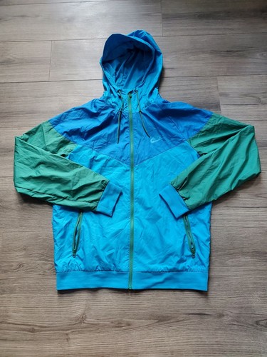 NEW Nike Essentials Zero Windrunner 