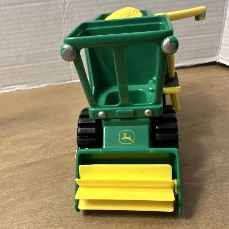 Tomy John Deere Fun on the Farm Combine Harvester with Moving Parts - Image 2 of 4