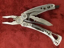 🔪🔪🔪 Leatherman Skeletool Multi-Tool Pliers Knife