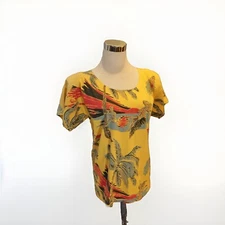 Nancy Heller Short Sleeved Cotton Blend Blouse-Tee Shirt Hawaiian Print Vintage