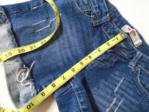 T FIVE Cuffed Low Rise Distressed Denim Blue Jean Shorts Junior Size 5  - Picture 7 of 8