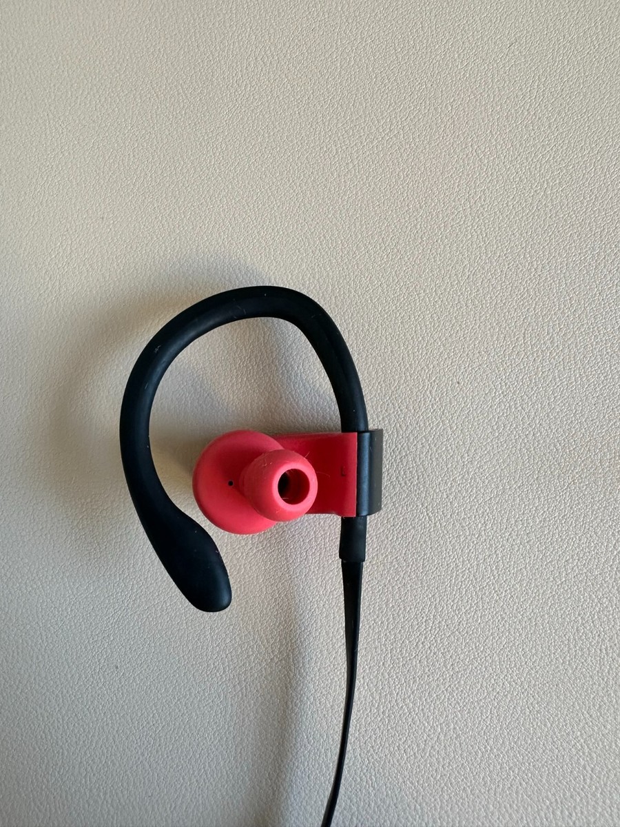 Beats by Dre Powerbeats Wireless Earphones - Black/Red Beats by Dre Powerbeats Wireless Earphones - Black/Red