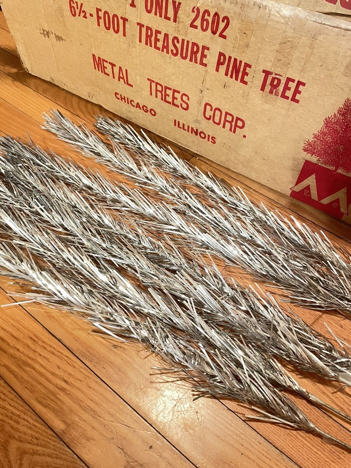 Vintage Metal Trees Corp Aluminum Christmas Tree 6.5' w/ Original Box ...