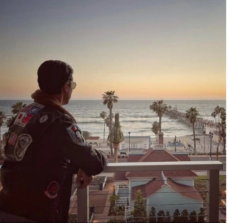 Chaqueta de bombardero de aviador Maverick Top Gun estilo Tom Cruise cuero de vaca para hombre. Foto 3 de 4