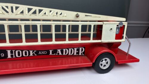 Vintage 1966 Pressed Metal, Structo Fire Truck Hook & Ladder - Picture 6 of 12