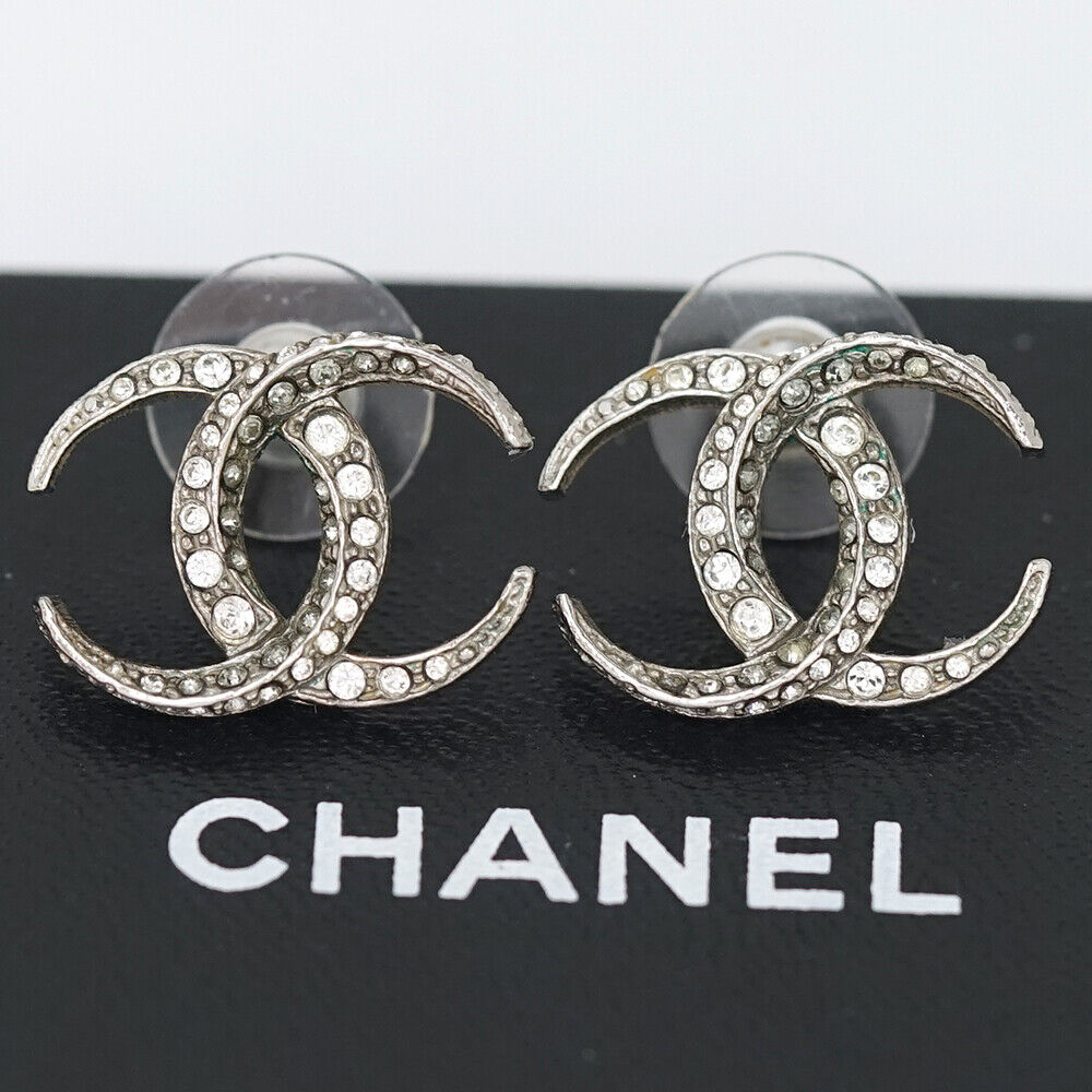 CHANEL CC Logos Rhinestone Stud Earrings Silver Tone B15C CHANEL CC Logos Rhinestone Stud Earrings Silver Tone B15C