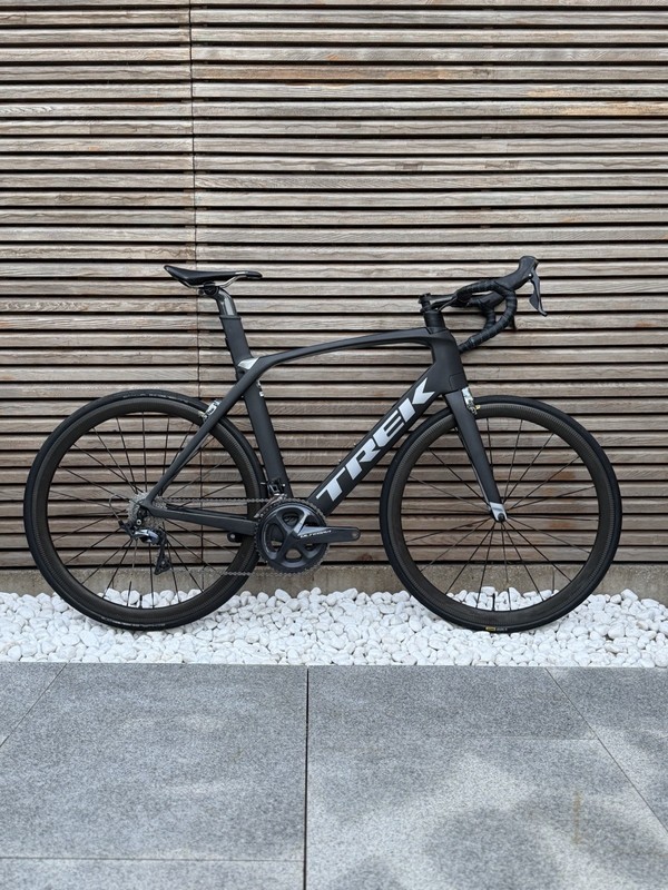 Trek Madone 9.0 Carbon Road Bike 58cm Ultegra Mavic Cosmic Pro SL Carbon Wheels