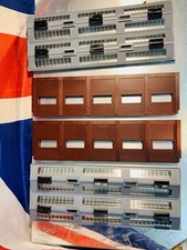 Hornby 00 GAUGE  - LARGE LOCOMOTIVE SHED   Spare#RR