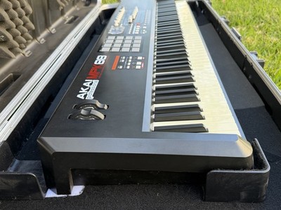 Akai MPK88 Professional 88-key USB/MIDI Hammer-Action Controller