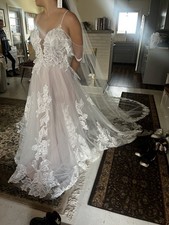 Elegant Lace Wedding Dress with Train   Size 4 Altered   Originally 2,600