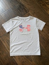 Under Armour Boys T-Shirt Flag Logo gray size 5, EUC