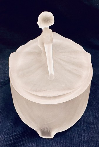 Vintage 1930s Art Deco Frosted Satin Glass Jar WENDY Figurine Vanity Powder Box - Picture 6 of 13