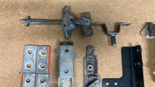 Mk3 Mk4 TRANSIT REAR DOOR LATCHES / HINGES & FIXINGS (DP1) - Picture 2 of 5