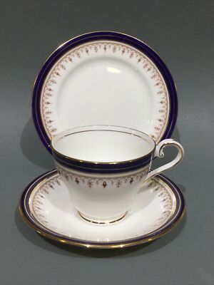 Aynsley Bone China   Leighton   Kobaltblau Teetasse, Untertasse & Teller Trio