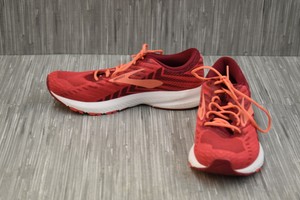 brooks launch red